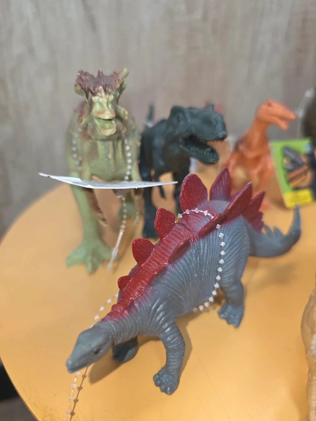 Lot 1 de 10 figurines Dinosaures 3 ans et + – photo 2